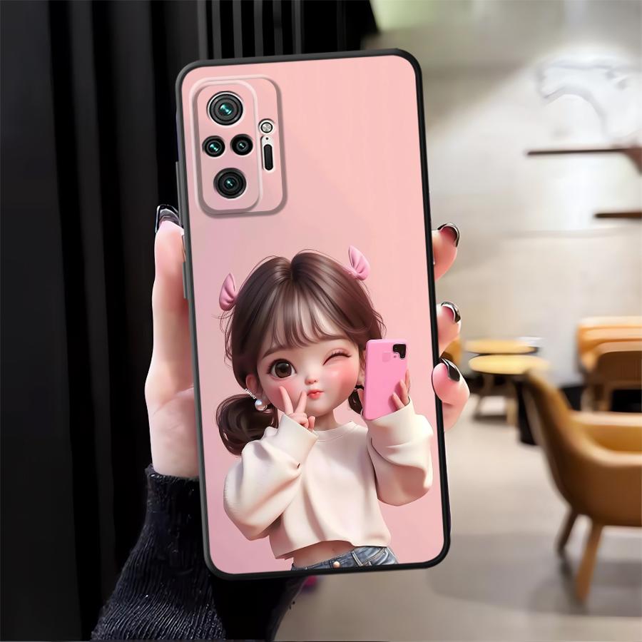 غطاء هاتف بنمط فتاة كرتونية له - مراجعة Xiaomi Redmi Note 13 وسعره